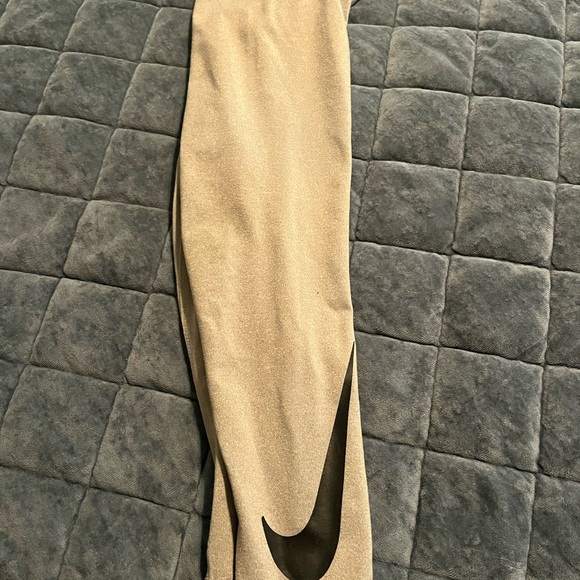 Nike girls leggings - Picture 2 of 3